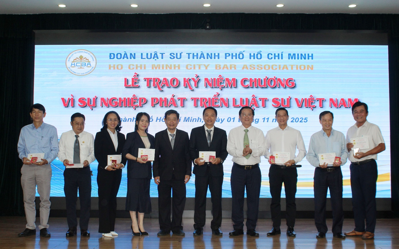 Luat su Nguyen Van Hau va Luat su Ho Nguyen Le