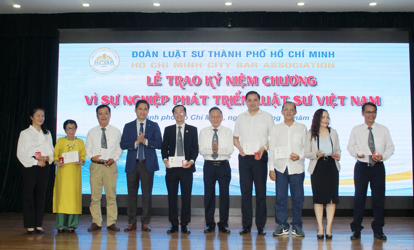 Luat su Nguyen Van Trung va Luat su Nguyen Hai Nam