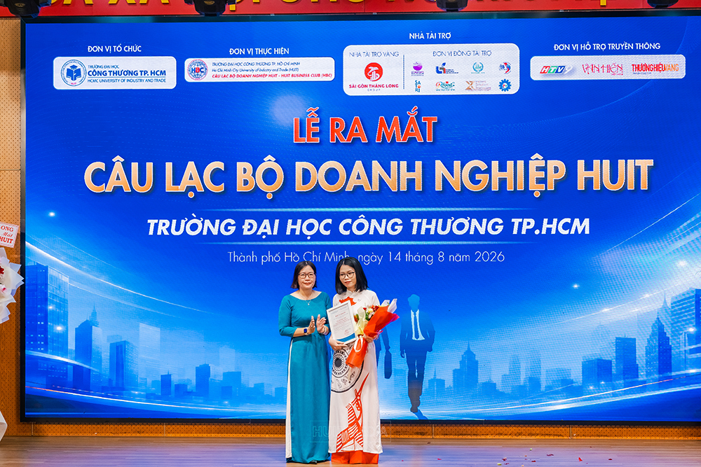 Ls Truong Thi Nguyet Nga Luat Nguyen Group nha qua tri an nha tai tro dong hanh